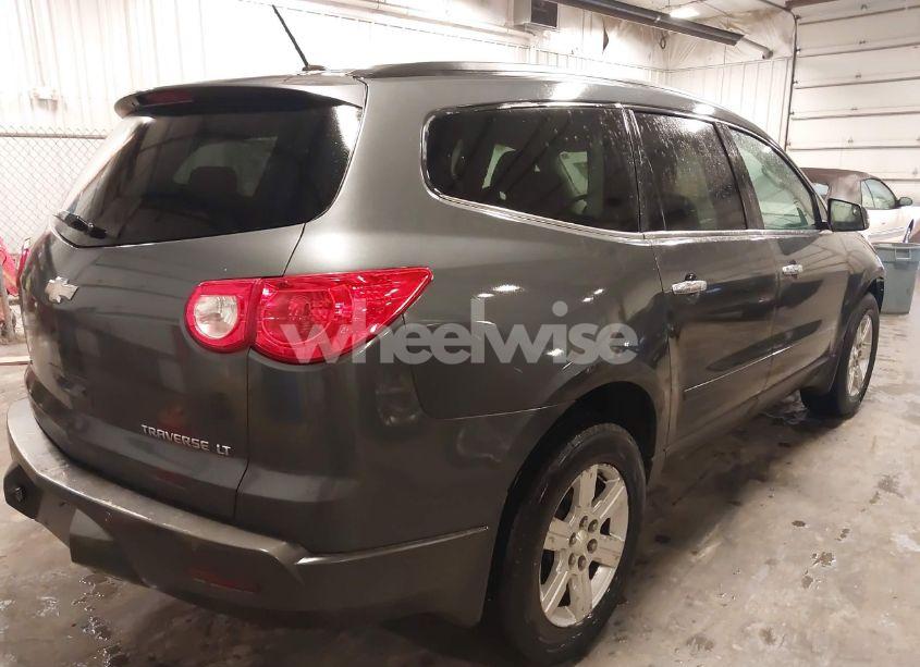 Photo 4 of 2010 Chevrolet Traverse LT (VIN 1GNLVGEDXAS150312)