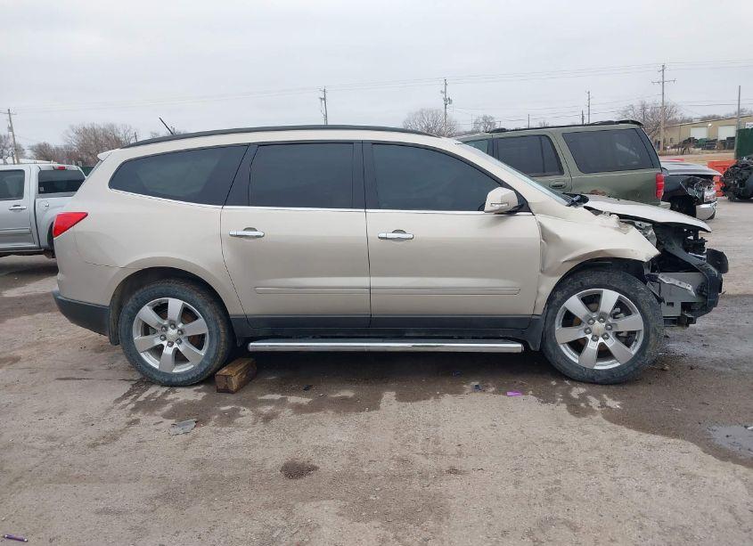 Photo 13 of 2010 Chevrolet Traverse LTZ (VIN 1GNLVHED0AJ229838)