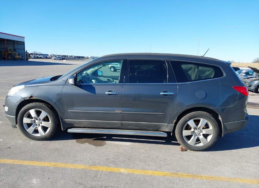 Photo 15 of 2010 Chevrolet Traverse LTZ (VIN 1GNLVHED1AS106849)