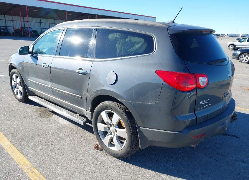 Photo 3 of 2010 Chevrolet Traverse LTZ (VIN 1GNLVHED1AS106849)
