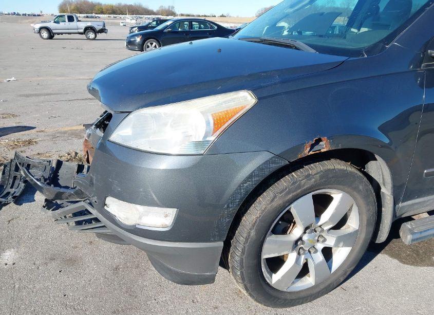 Photo 6 of 2010 Chevrolet Traverse LTZ (VIN 1GNLVHED1AS106849)