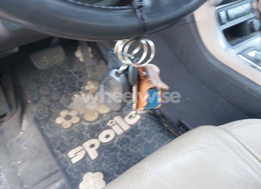 Photo 11 of 2010 Chevrolet Traverse LTZ (VIN 1GNLVHED4AJ232242)