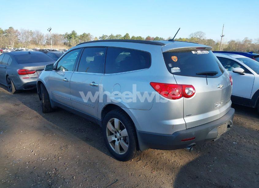 Photo 3 of 2010 Chevrolet Traverse LTZ (VIN 1GNLVHED4AJ232242)