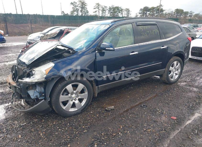 Photo 2 of 2010 Chevrolet Traverse LTZ (VIN 1GNLVHED6AS115756)