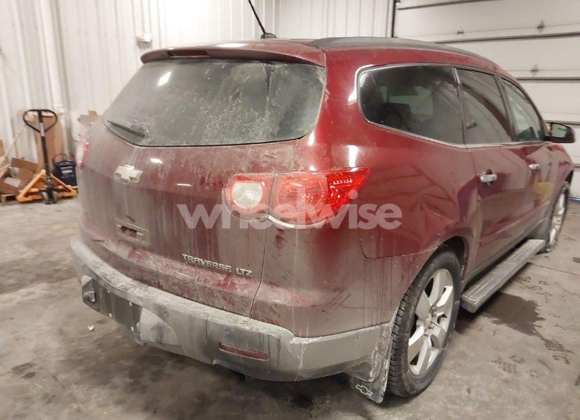 Photo 4 of 2010 Chevrolet Traverse LTZ (VIN 1GNLVHED9AS146306)
