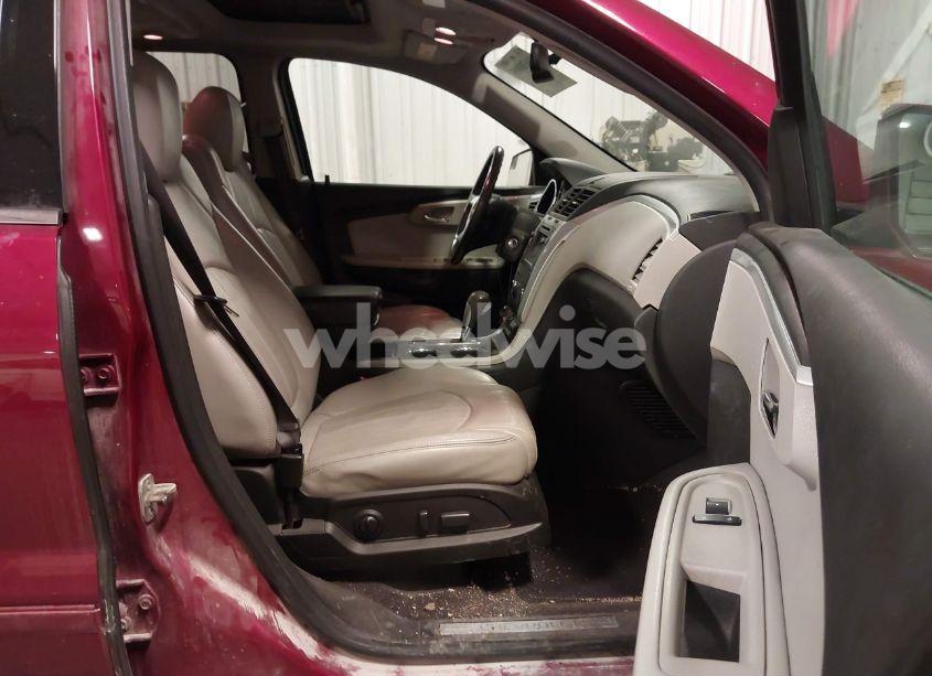 Photo 5 of 2010 Chevrolet Traverse LTZ (VIN 1GNLVHED9AS146306)