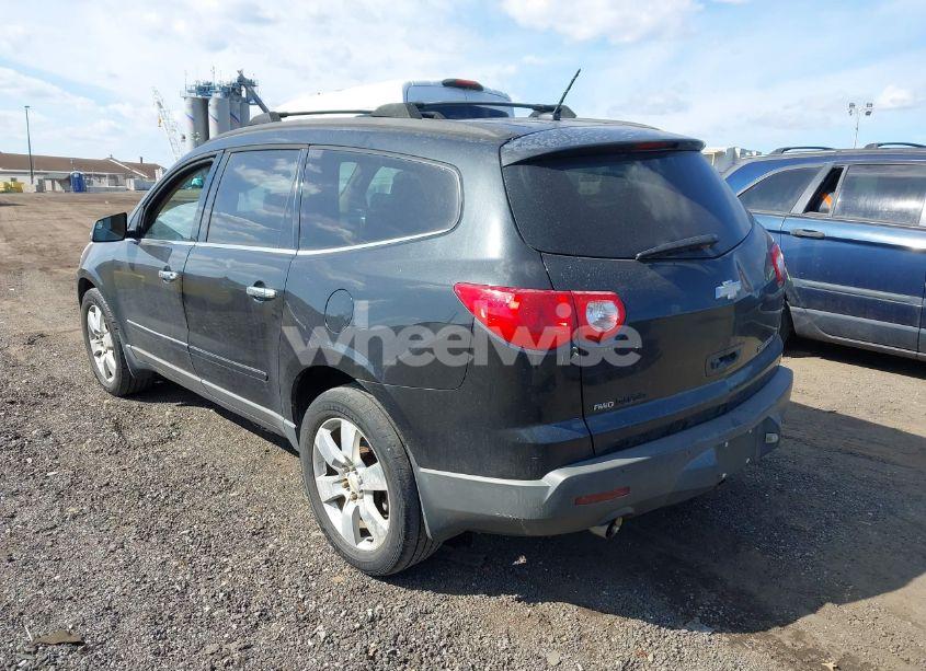 Photo 3 of 2010 Chevrolet Traverse LTZ (VIN 1GNLVHED9AS154261)