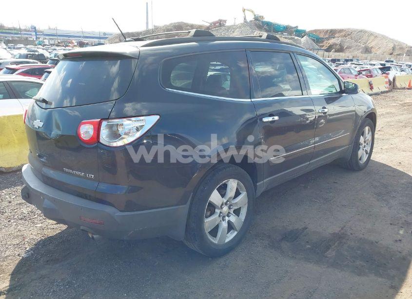 Photo 4 of 2010 Chevrolet Traverse LTZ (VIN 1GNLVHED9AS154261)