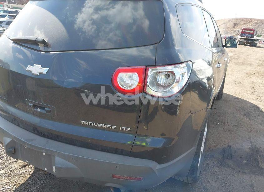 Photo 6 of 2010 Chevrolet Traverse LTZ (VIN 1GNLVHED9AS154261)