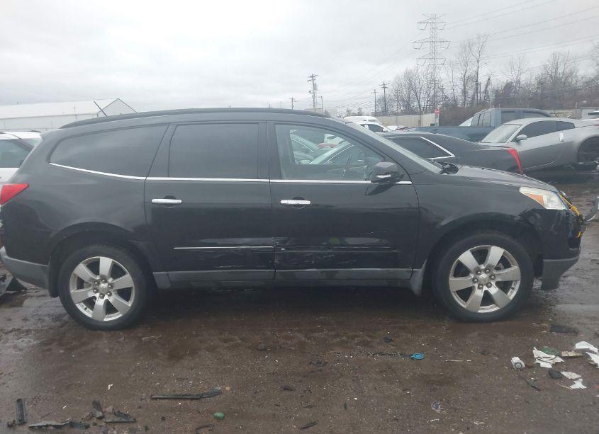 Photo 14 of 2010 Chevrolet Traverse LTZ (VIN 1GNLVHEDXAS105599)