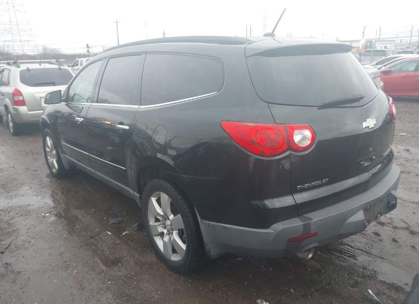 Photo 3 of 2010 Chevrolet Traverse LTZ (VIN 1GNLVHEDXAS105599)