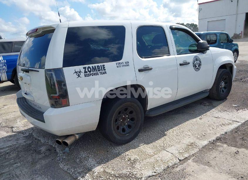 Photo 4 of 2010 Chevrolet Tahoe LS (VIN 1GNMCAE01AR262122)