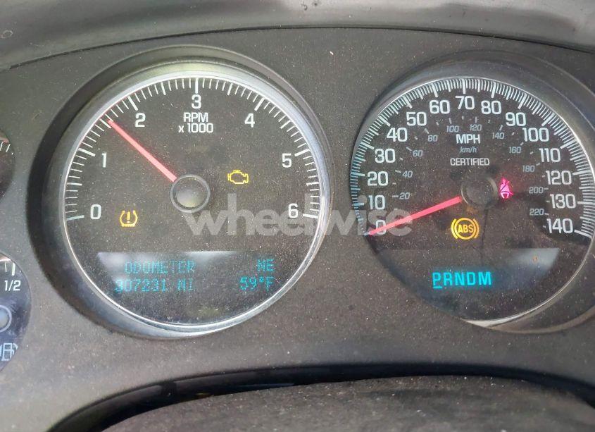 Photo 15 of 2010 Chevrolet Tahoe LS (VIN 1GNMCAE03AR137185)