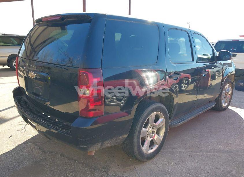 Photo 4 of 2010 Chevrolet Tahoe LS (VIN 1GNMCAE03AR137185)