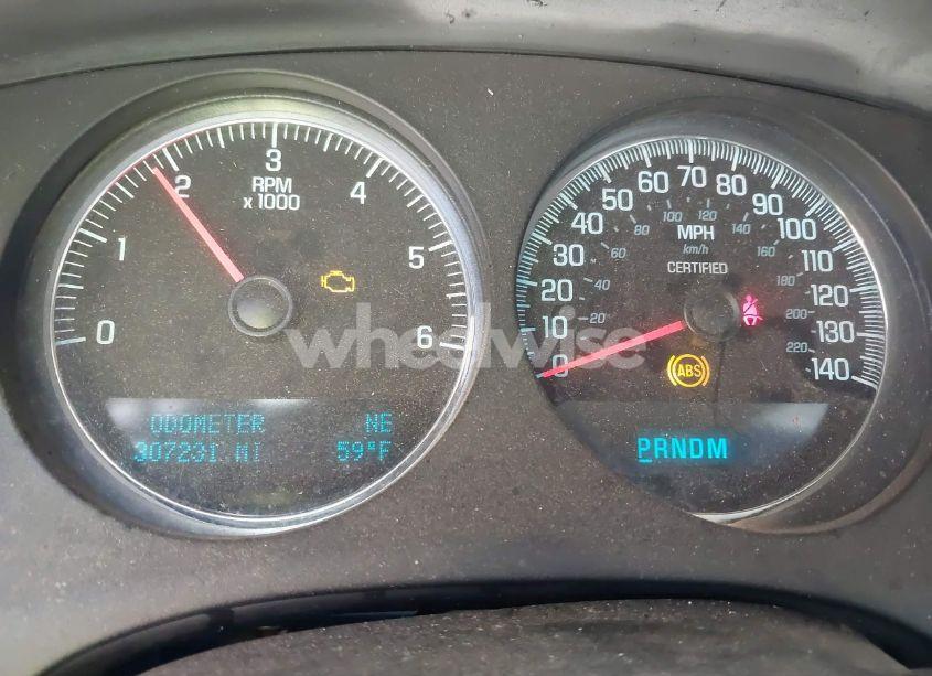 Photo 7 of 2010 Chevrolet Tahoe LS (VIN 1GNMCAE03AR137185)