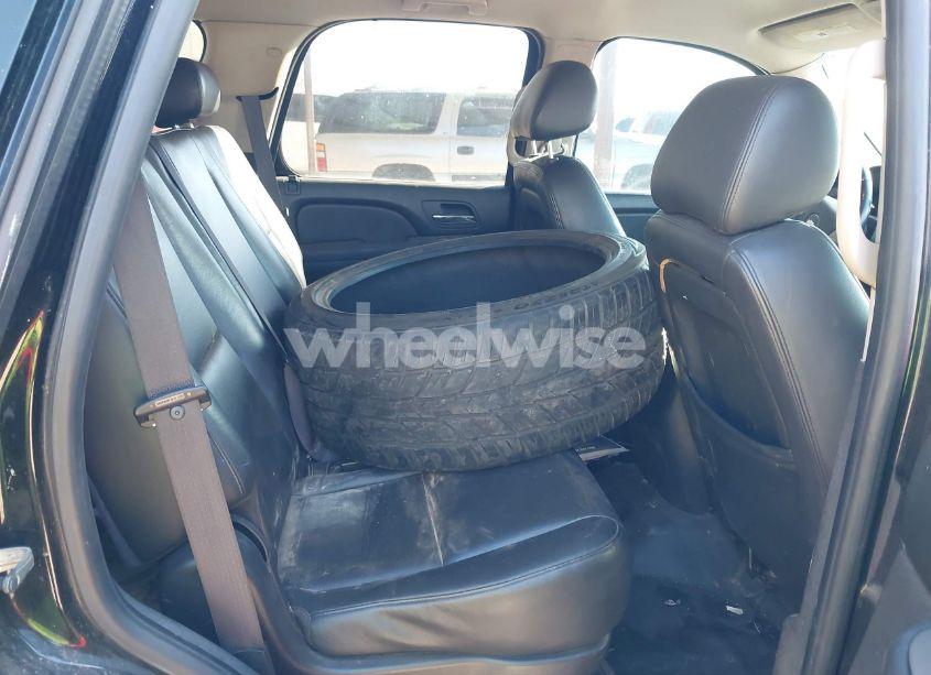 Photo 8 of 2010 Chevrolet Tahoe LS (VIN 1GNMCAE03AR137185)