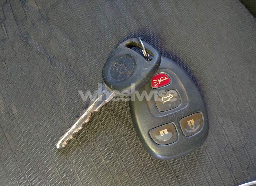 Photo 11 of 2010 Chevrolet Tahoe LS (VIN 1GNMCAE03AR172776)