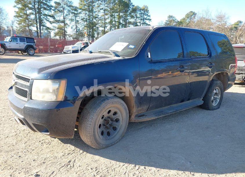 Photo 2 of 2010 Chevrolet Tahoe LS (VIN 1GNMCAE03AR172776)
