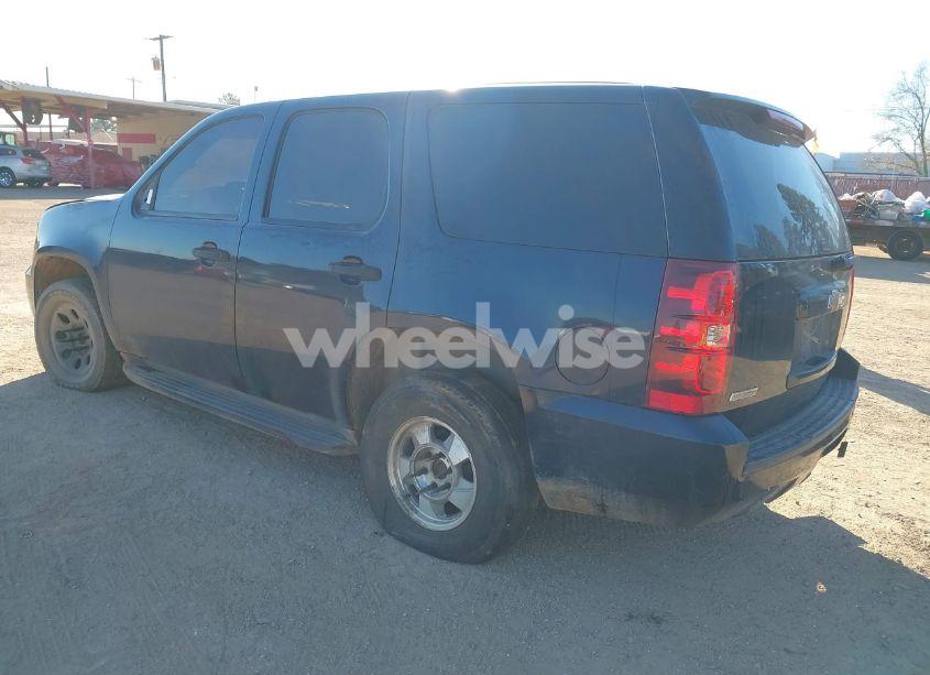 Photo 3 of 2010 Chevrolet Tahoe LS (VIN 1GNMCAE03AR172776)