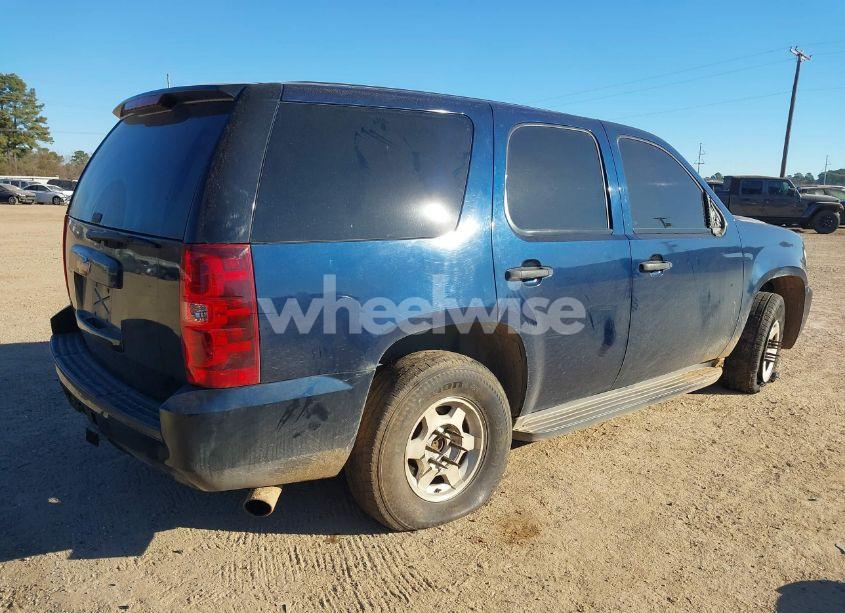 Photo 4 of 2010 Chevrolet Tahoe LS (VIN 1GNMCAE03AR172776)