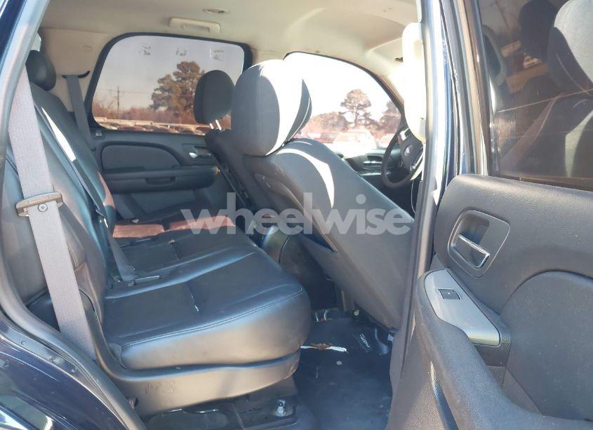 Photo 8 of 2010 Chevrolet Tahoe LS (VIN 1GNMCAE03AR172776)