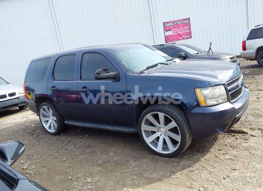 Photo 13 of 2010 Chevrolet Tahoe LS (VIN 1GNMCAE03AR256919)