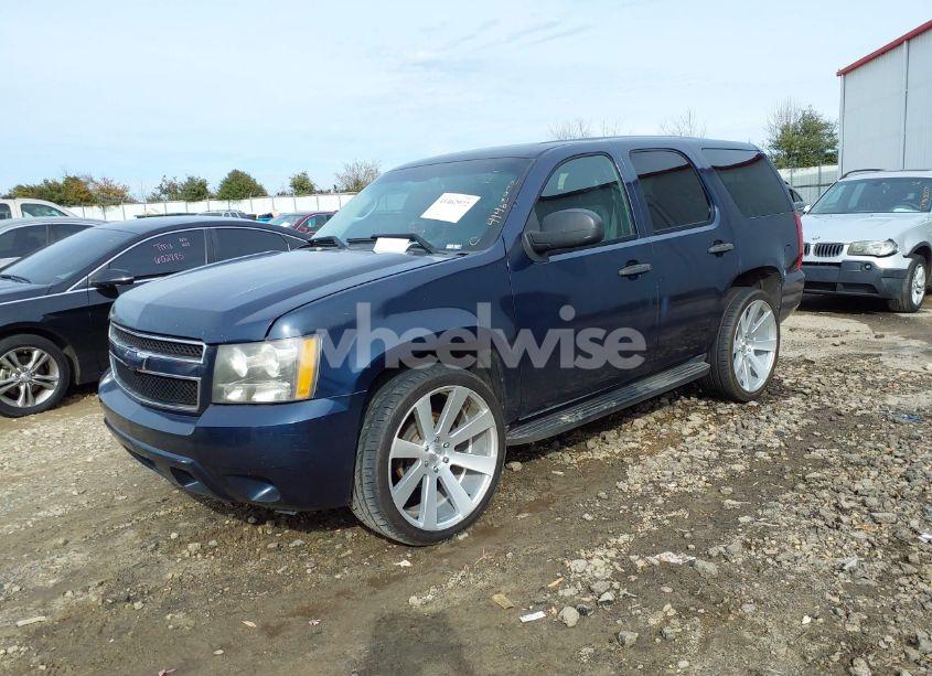 Photo 2 of 2010 Chevrolet Tahoe LS (VIN 1GNMCAE03AR256919)