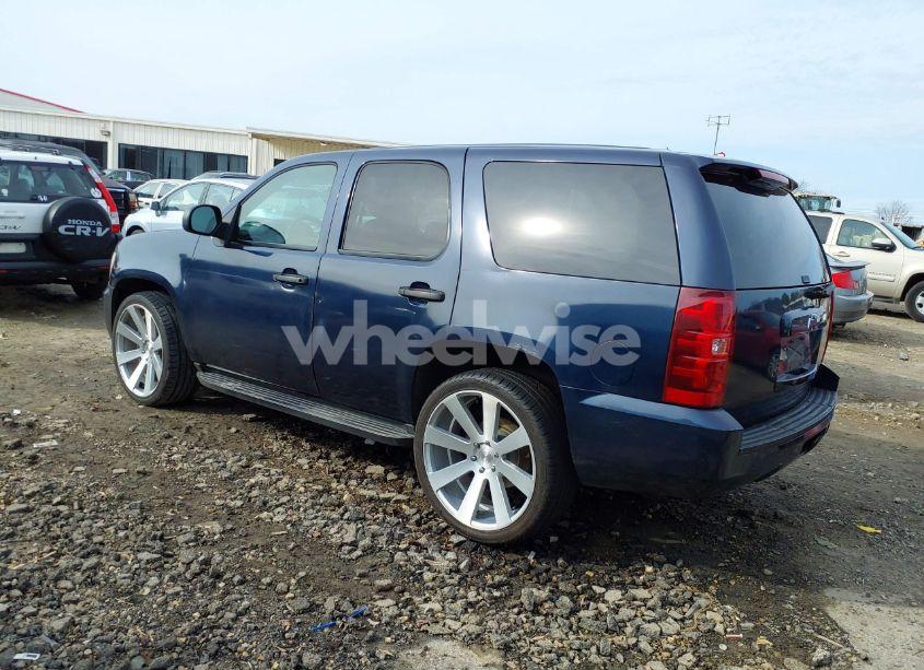 Photo 3 of 2010 Chevrolet Tahoe LS (VIN 1GNMCAE03AR256919)