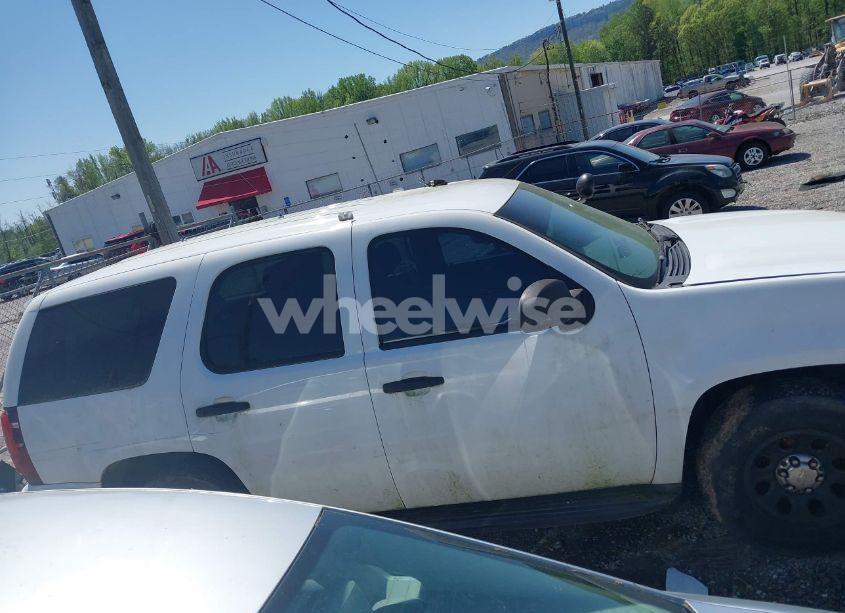 Photo 13 of 2010 Chevrolet Tahoe LS (VIN 1GNMCAE05AR263340)