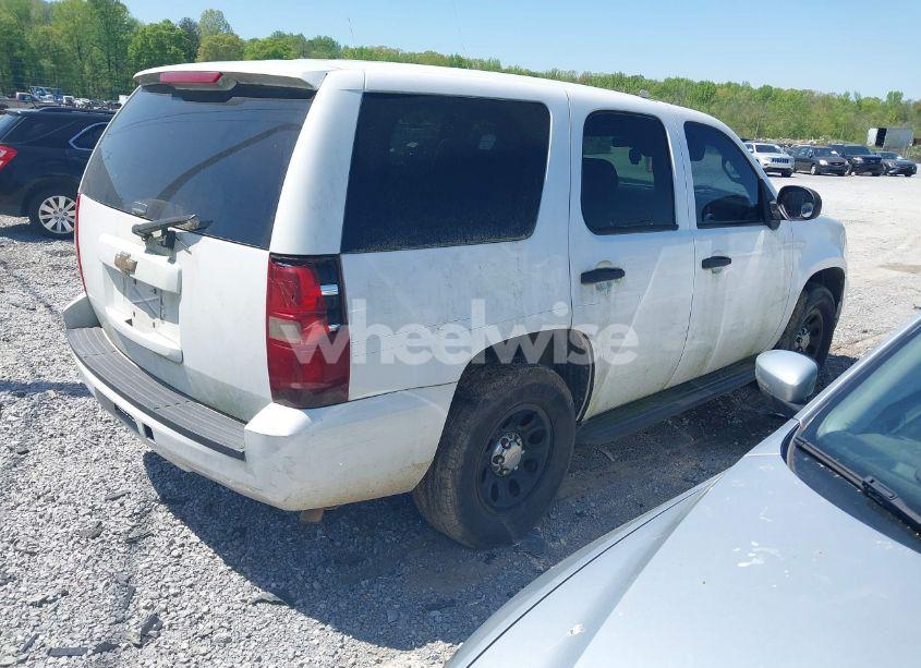 Photo 4 of 2010 Chevrolet Tahoe LS (VIN 1GNMCAE05AR263340)