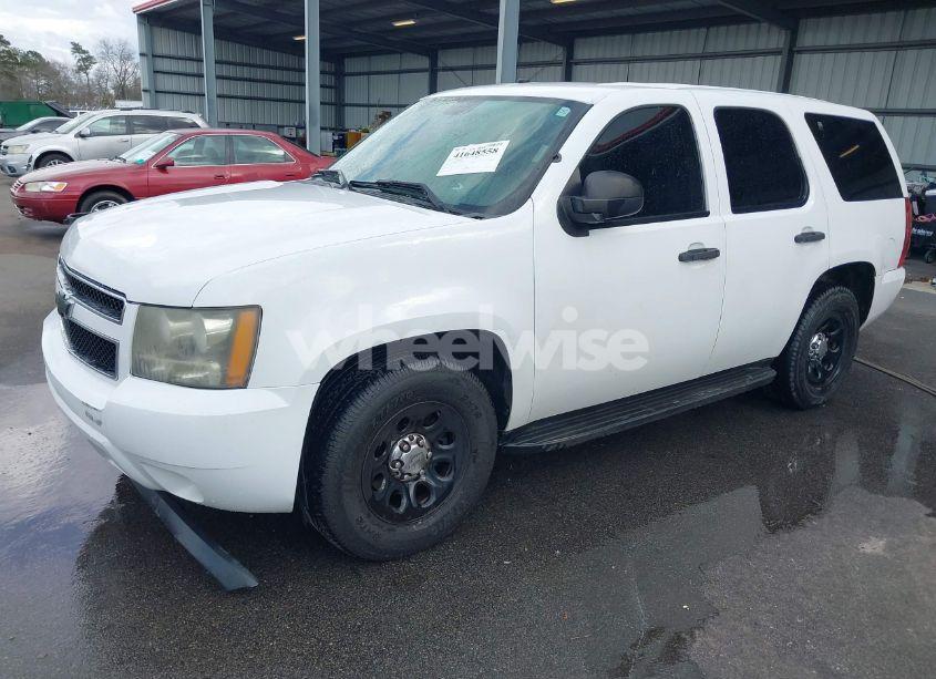 Photo 2 of 2010 Chevrolet Tahoe LS (VIN 1GNMCAE06AR132286)