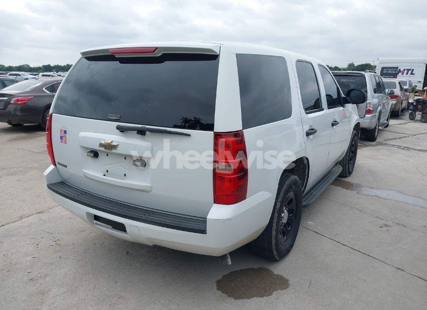 Photo 4 of 2010 Chevrolet Tahoe LS (VIN 1GNMCAE0XAR108203)