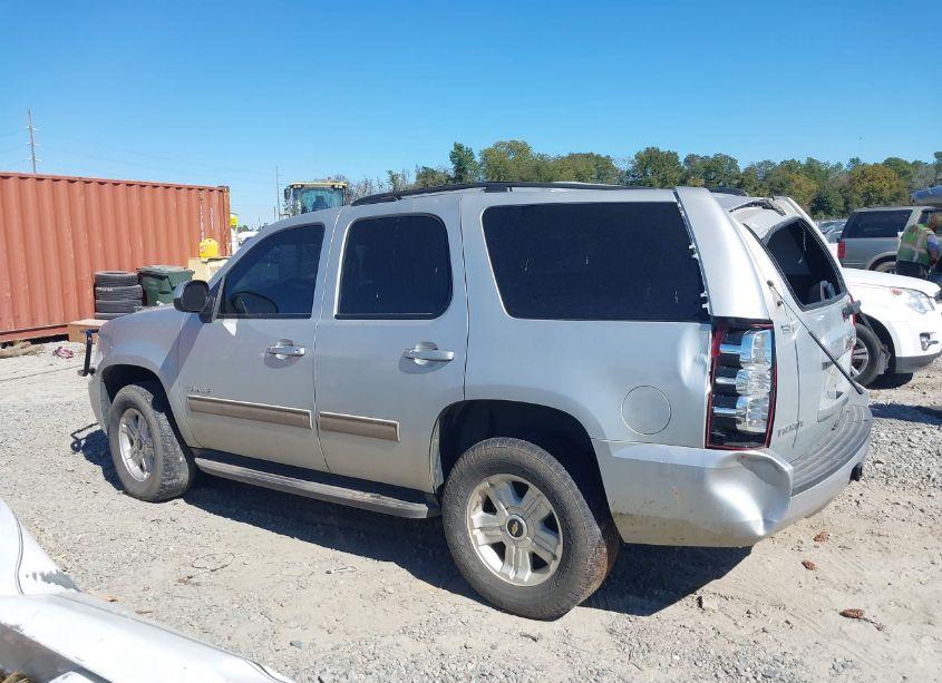 Photo 15 of 2010 Chevrolet Tahoe LS (VIN 1GNMCAE32AR228085)
