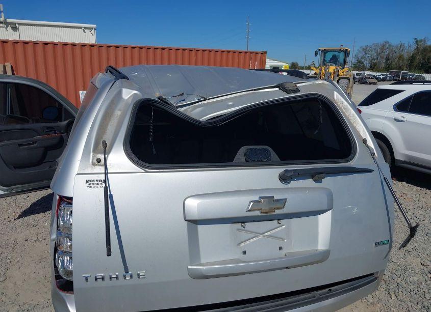Photo 6 of 2010 Chevrolet Tahoe LS (VIN 1GNMCAE32AR228085)