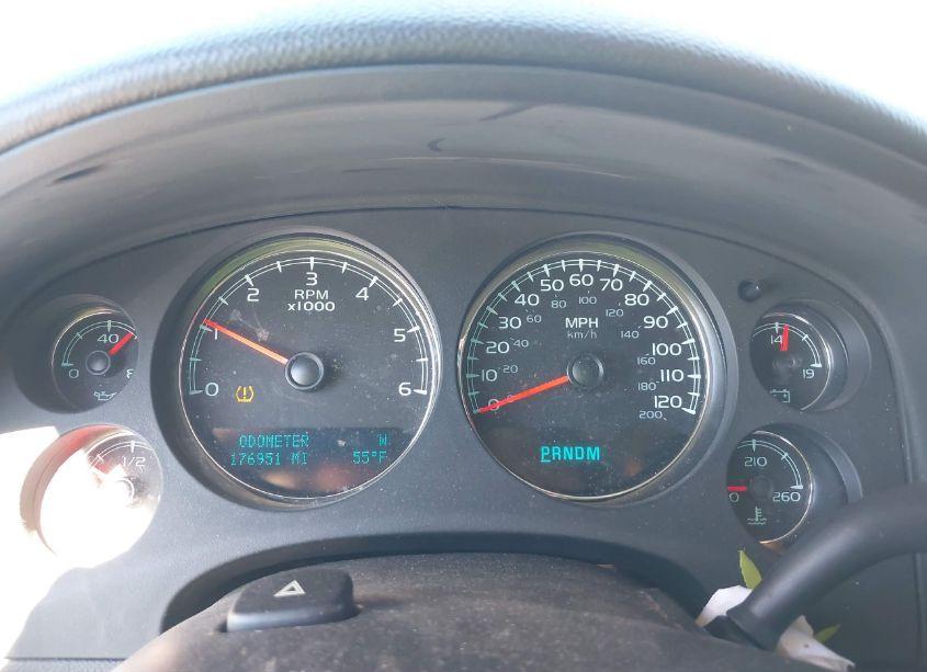 Photo 7 of 2010 Chevrolet Tahoe LS (VIN 1GNMCAE32AR228085)