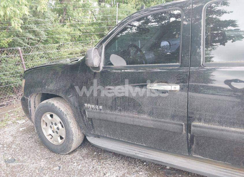 Photo 14 of 2010 Chevrolet Tahoe LS (VIN 1GNMCAE36AR176492)