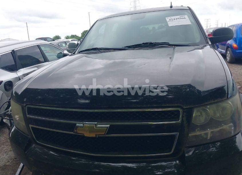 Photo 6 of 2010 Chevrolet Tahoe LS (VIN 1GNMCAE36AR176492)