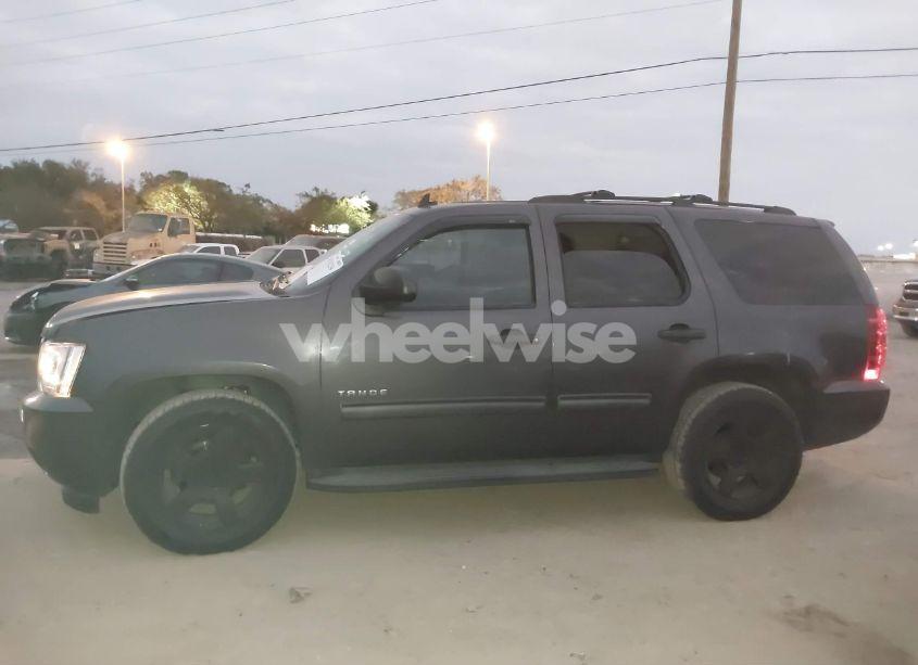 Photo 14 of 2010 Chevrolet Tahoe LS (VIN 1GNMCAE38AR172816)