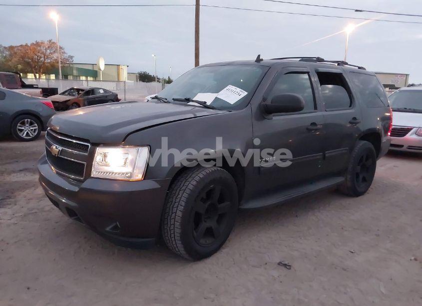 Photo 2 of 2010 Chevrolet Tahoe LS (VIN 1GNMCAE38AR172816)