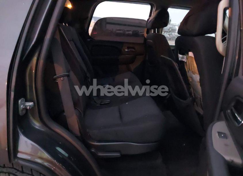 Photo 8 of 2010 Chevrolet Tahoe LS (VIN 1GNMCAE38AR172816)