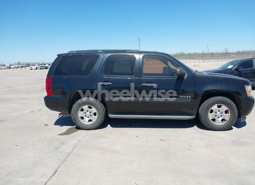 Photo 13 of 2010 Chevrolet Tahoe LS (VIN 1GNMCAE39AR169004)