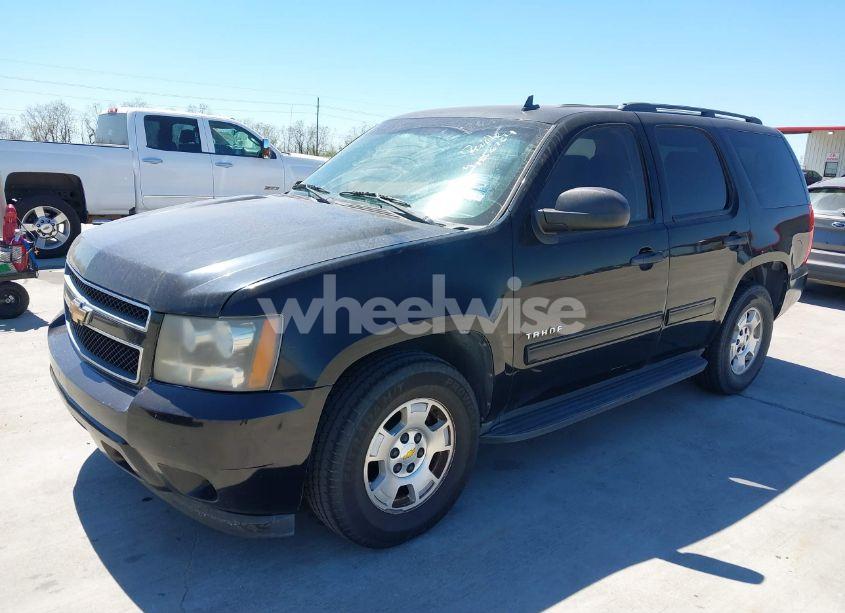 Photo 2 of 2010 Chevrolet Tahoe LS (VIN 1GNMCAE39AR169004)