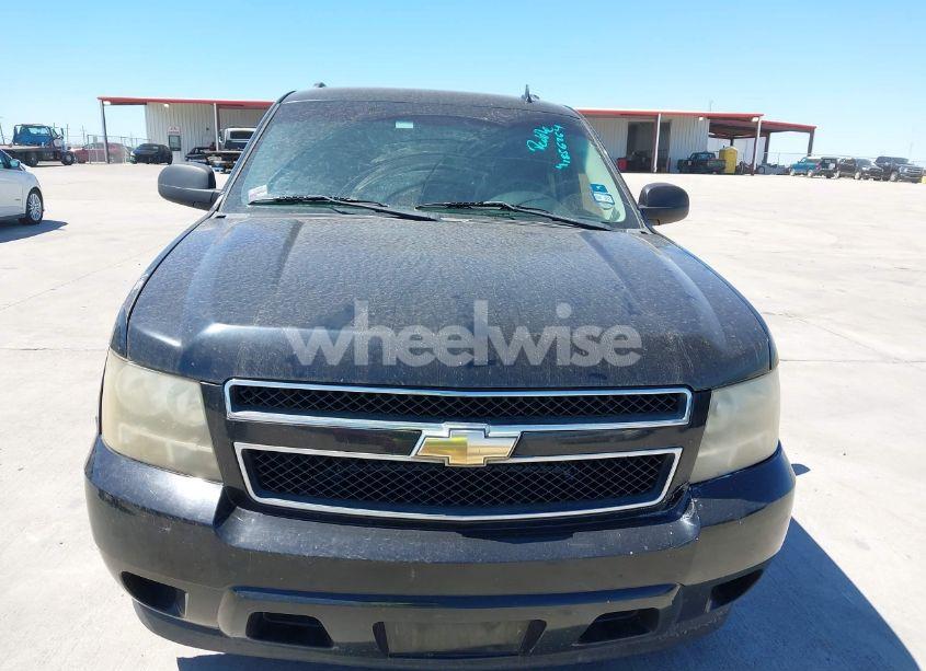 Photo 6 of 2010 Chevrolet Tahoe LS (VIN 1GNMCAE39AR169004)