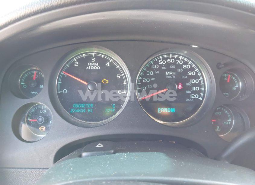 Photo 7 of 2010 Chevrolet Tahoe LS (VIN 1GNMCAE39AR169004)