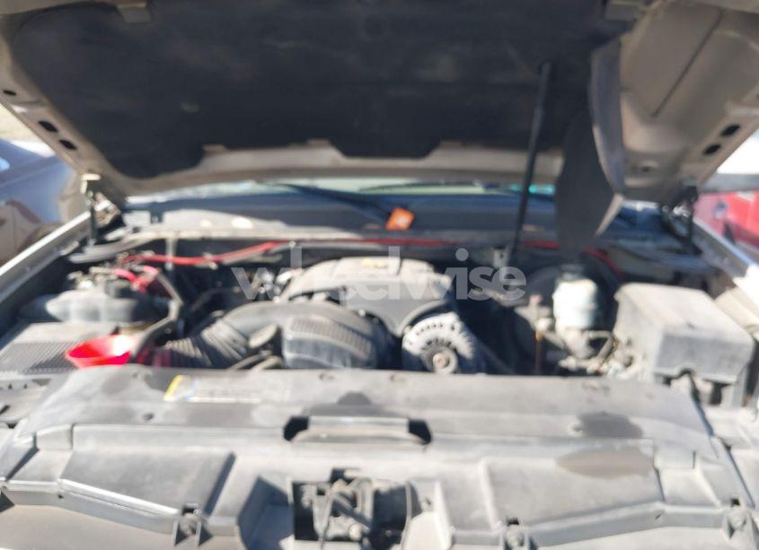 Photo 10 of 2010 Chevrolet Tahoe LT (VIN 1GNMCBE31AR226723)