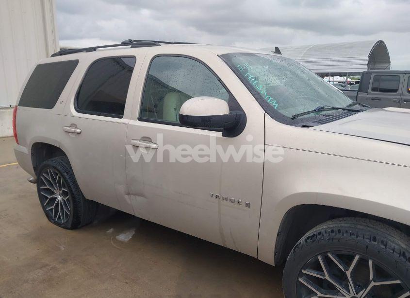 Photo 13 of 2010 Chevrolet Tahoe LT (VIN 1GNMCBE31AR226723)