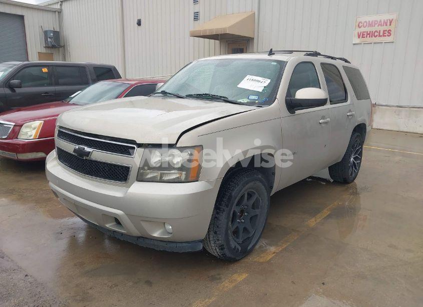 Photo 2 of 2010 Chevrolet Tahoe LT (VIN 1GNMCBE31AR226723)