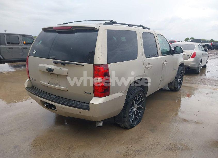 Photo 4 of 2010 Chevrolet Tahoe LT (VIN 1GNMCBE31AR226723)