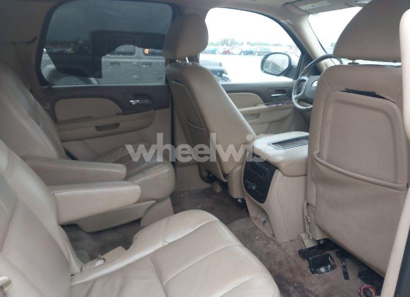 Photo 8 of 2010 Chevrolet Tahoe LT (VIN 1GNMCBE31AR226723)