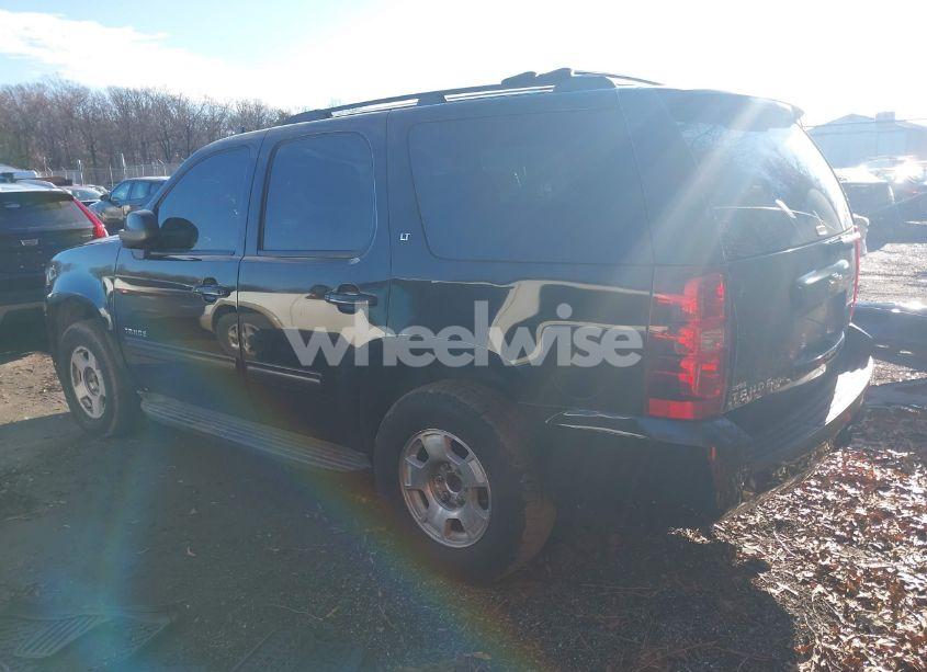 Photo 3 of 2010 Chevrolet Tahoe LT (VIN 1GNMCBE31AR244803)